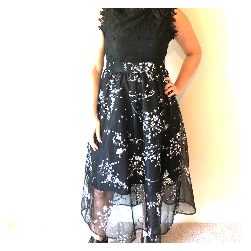 StyleWe Black & Floral Midi Dress